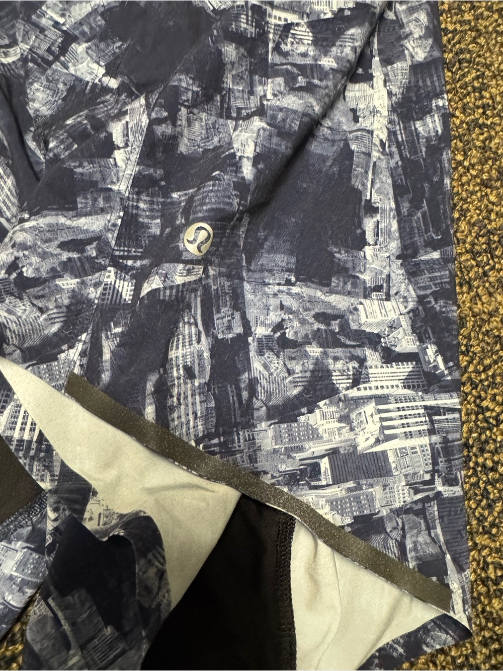 LULULEMON MENS LINED SHORT SIZE LARGE Gym Workout Active - Picture 5 of 8